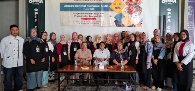 Realisasi Aspirasi Warga, Ahmad Rahmat Pacu Keterampilan Ibu-Ibu Bandung Lewat Pelatihan Catering Realisasi Aspirasi Warga, Ahmad Rahmat Pacu Keterampilan Ibu-Ibu Bandung Lewat Pelatihan Catering